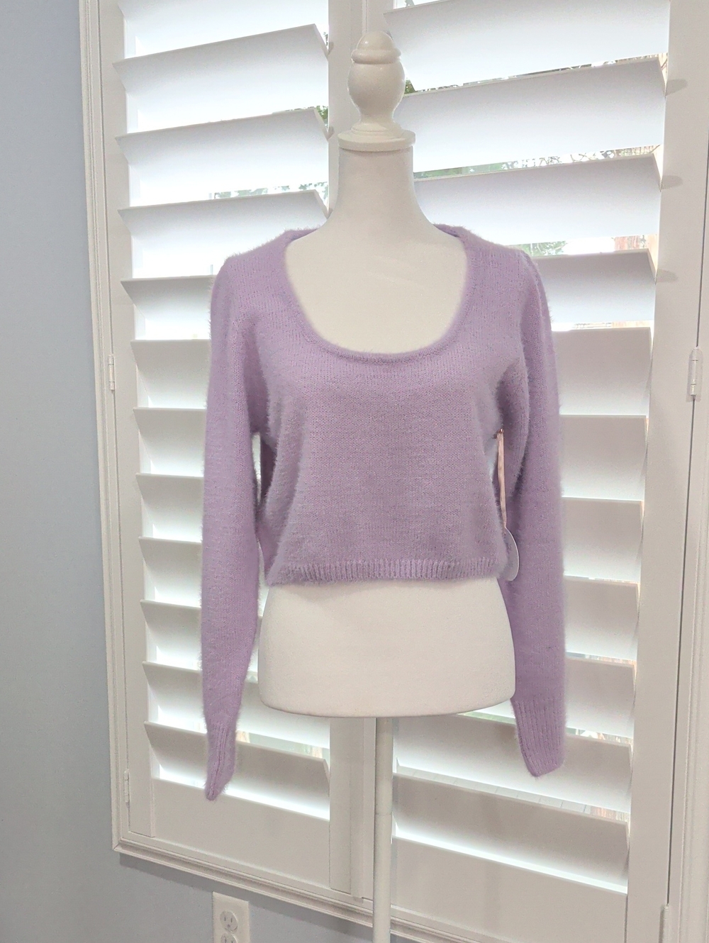NWT Lavender Scoop Neck Cropped Sweater